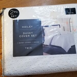 Twin NWT Duvet Set White Eyelet Size T